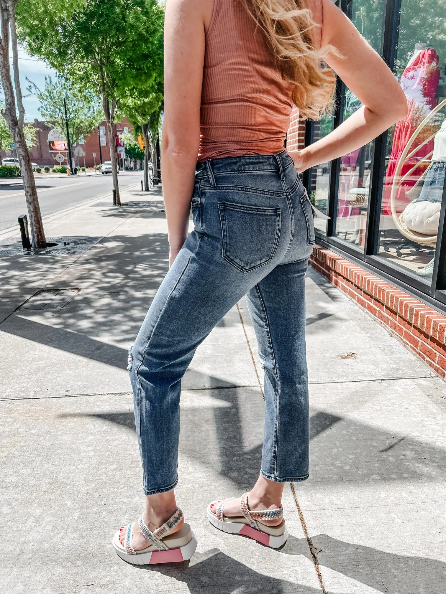 Hidden | Tracey High Rise Straight Medium Wash Lightly Distressed Jeans
