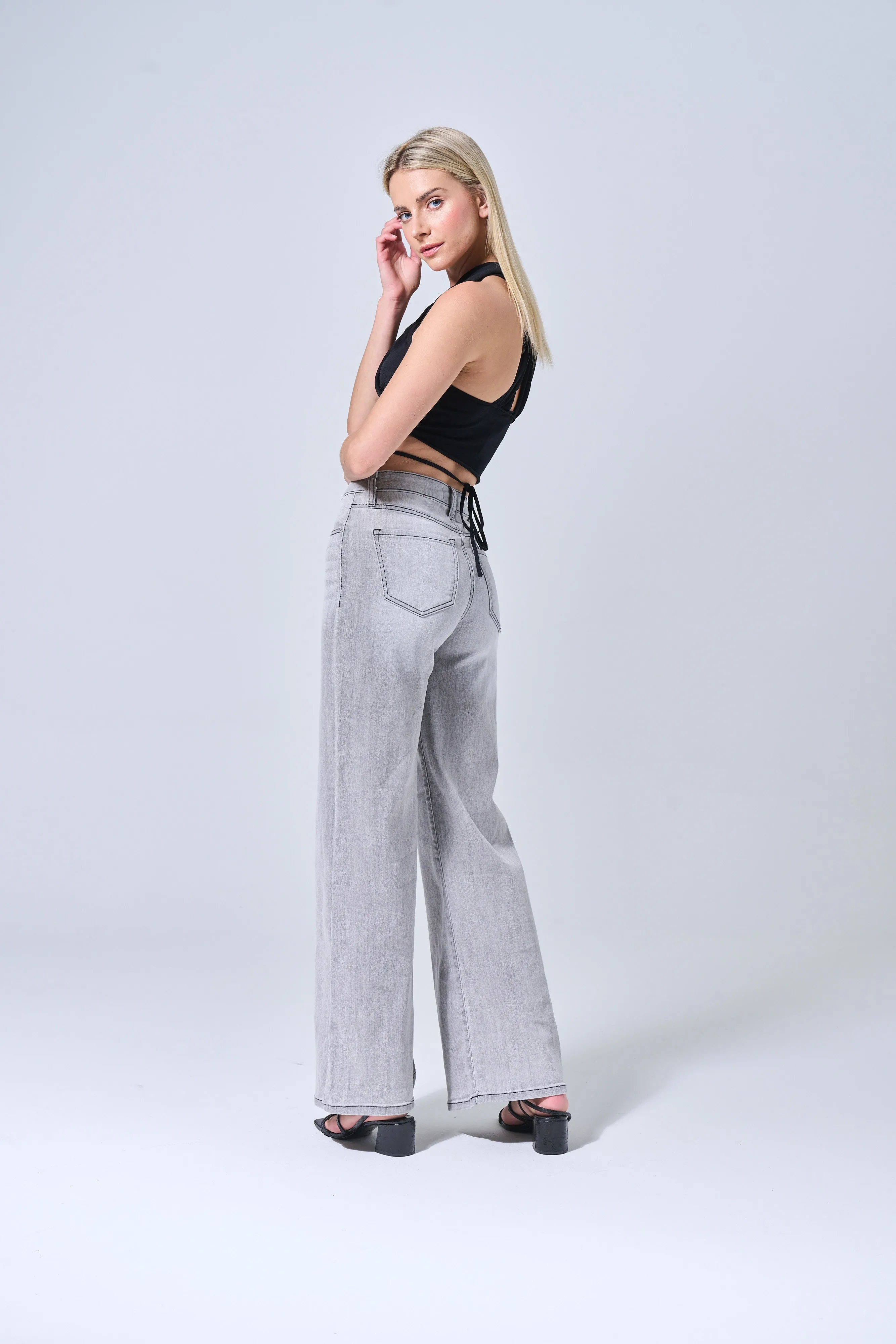 HIGH RISE ULTRA STRETCH PALAZZO JEANS IN LIGHT GREY / SP-P12623