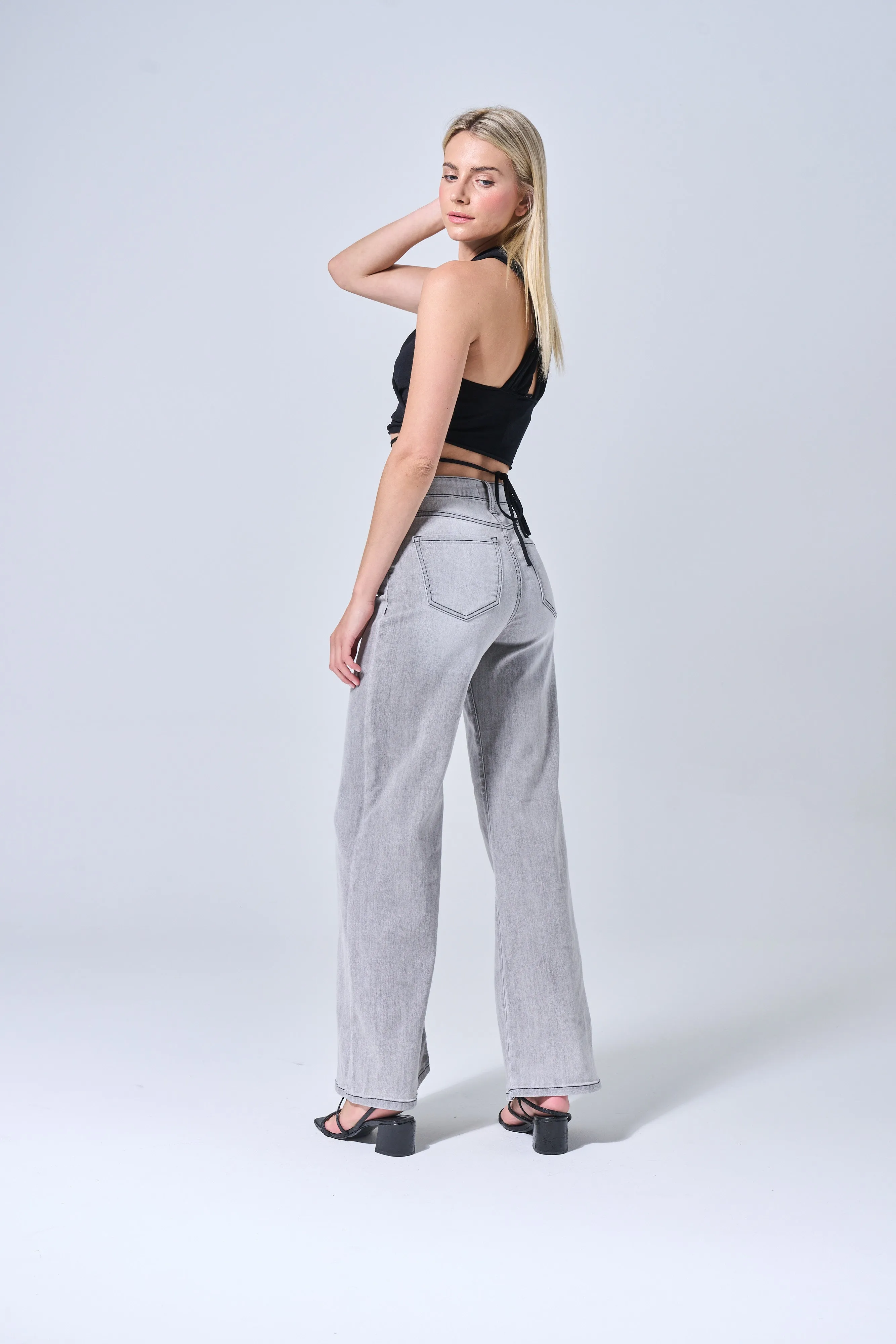 HIGH RISE ULTRA STRETCH PALAZZO JEANS IN LIGHT GREY / SP-P12623