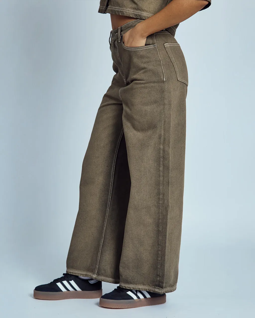Lacy Barrel Leg Washed Jean