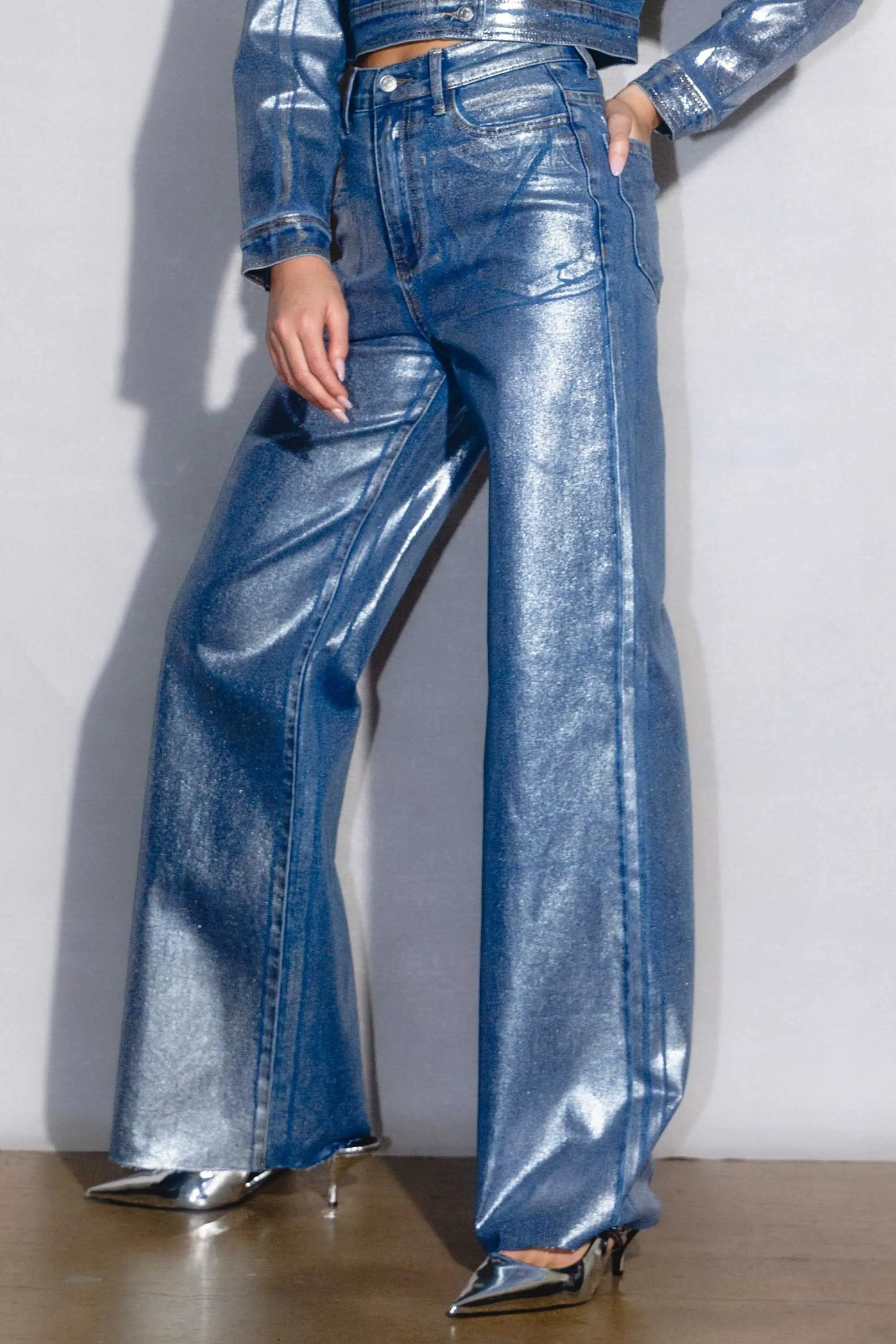 Metallic Raw Edge Hem Wide Jeans