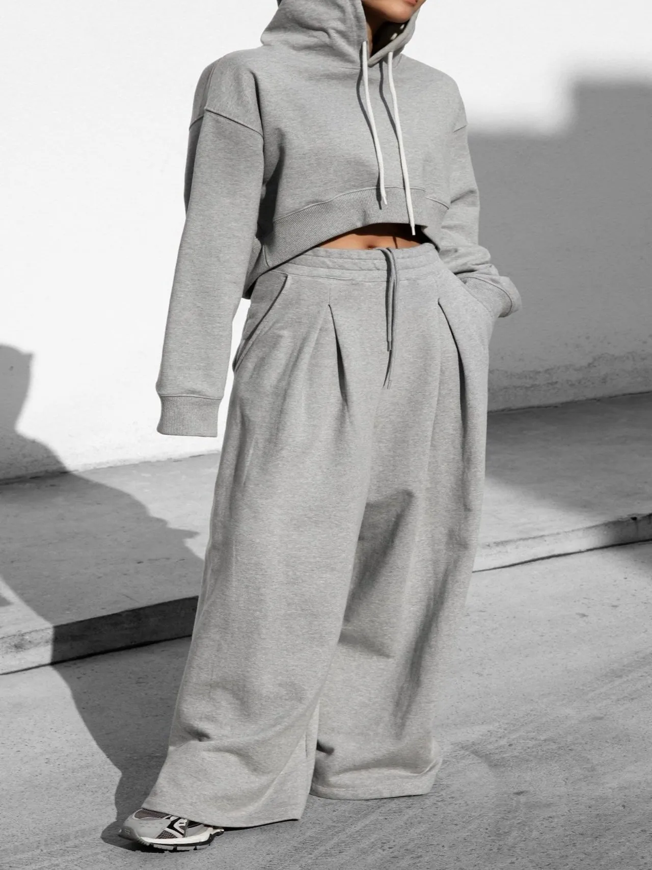 PIN-TUCK DETAIL WIDE SWEATPANTS