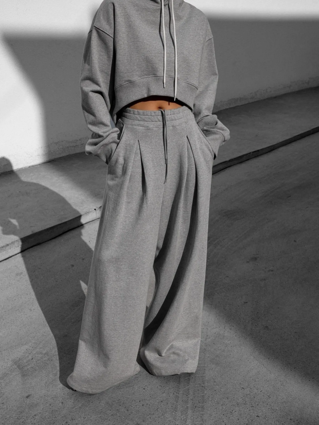 PIN-TUCK DETAIL WIDE SWEATPANTS