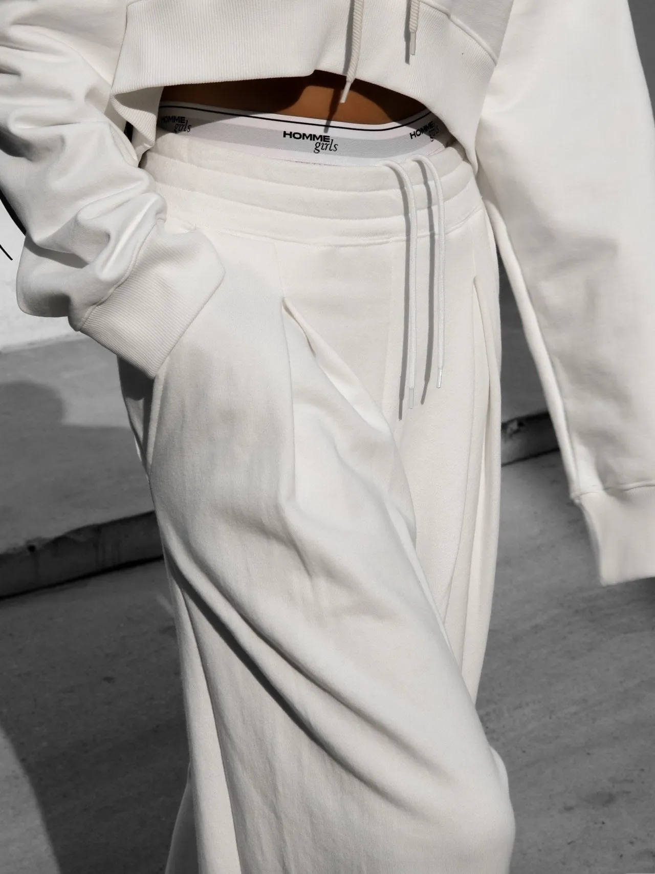 PIN-TUCK DETAIL WIDE SWEATPANTS