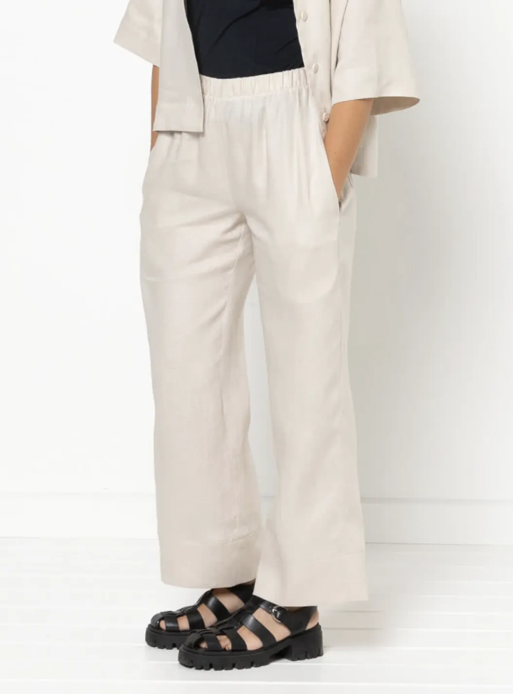 Style Arc - Albie Woven Pant   Short - Size 18-30